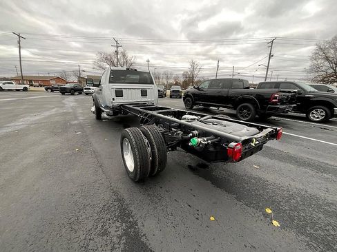 New 2026 RAM 5500 4x4 Regular Cab image 8