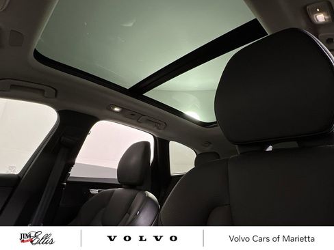 Used 2025 Volvo XC60 B5 Plus image 15