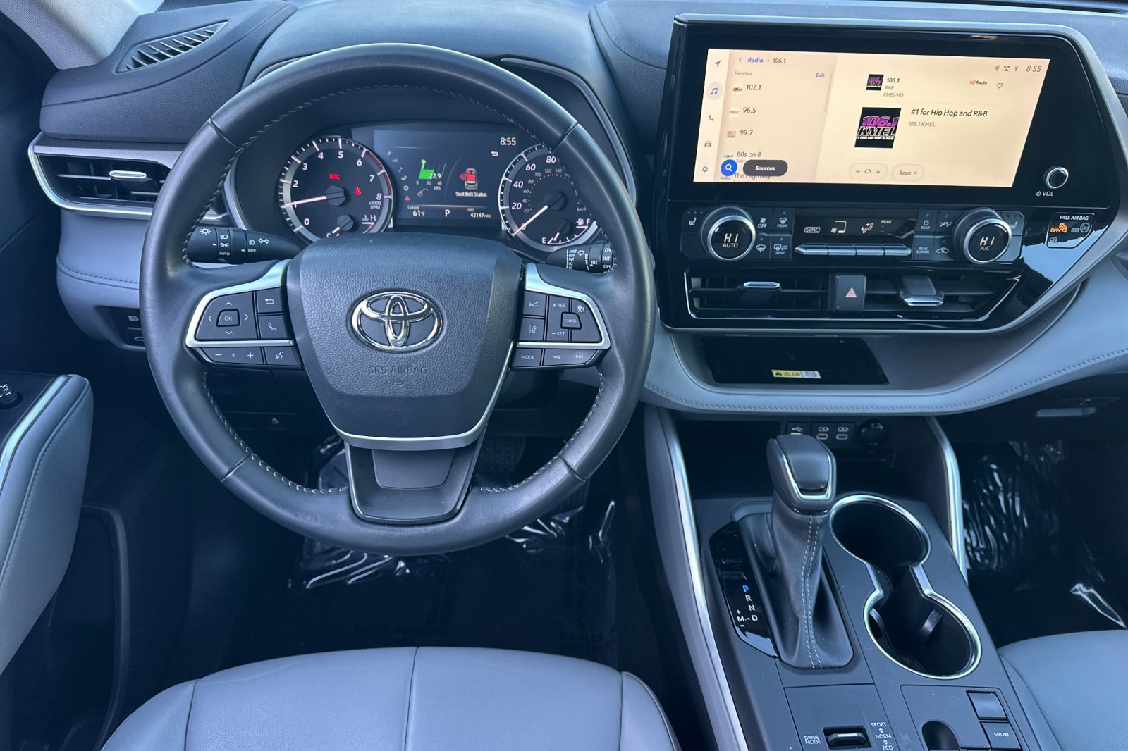Used 2023 Toyota Highlander XLE FWD image 13