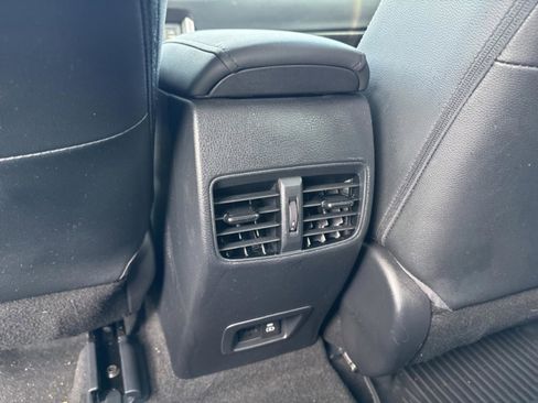 Used 2022 Toyota Corolla Cross XLE image 14