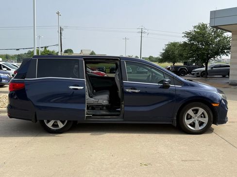 Used 2018 Honda Odyssey EX image 8
