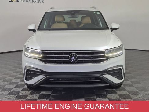 Used 2023 Volkswagen Tiguan SE FWD image 3