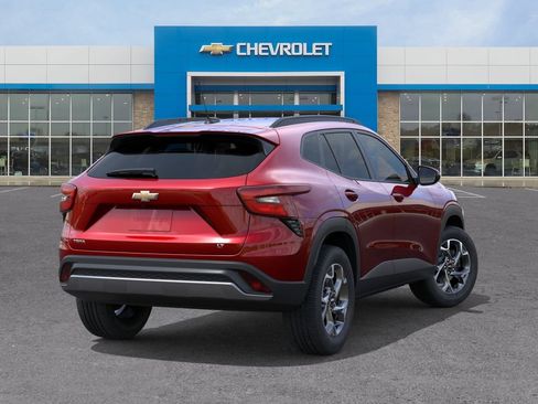 New 2026 Chevrolet Trax LT w/ Sunroof Package FWD image 4