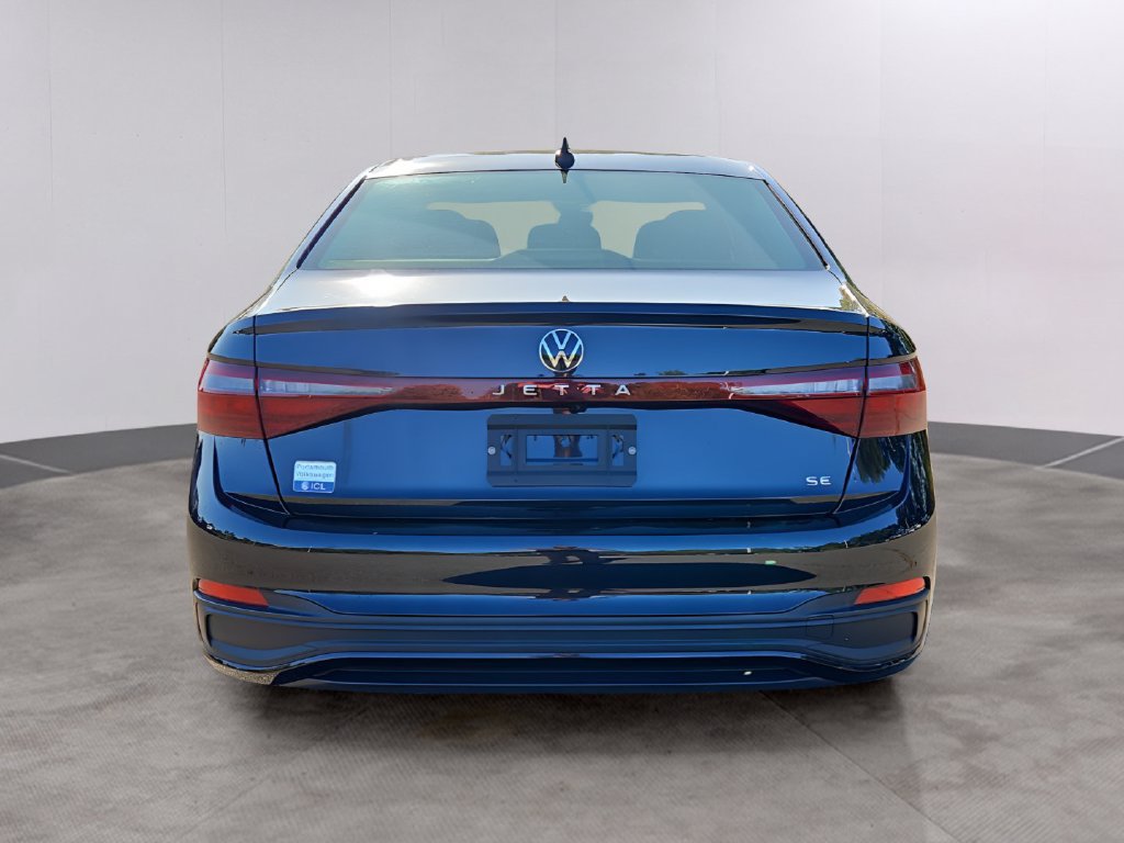 Certified 2025 Volkswagen Jetta SE w/ Sunroof Package FWD image 5