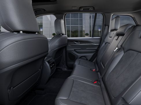 New 2026 Jeep Grand Cherokee Altitude AWD/4WD image 51