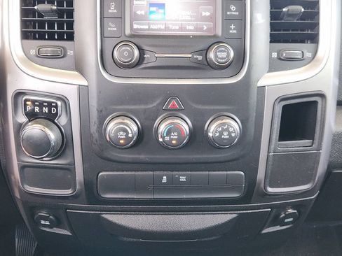 Used 2021 RAM 1500 Classic SLT RWD image 15