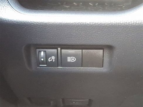 Used 2021 Toyota RAV4 LE image 22