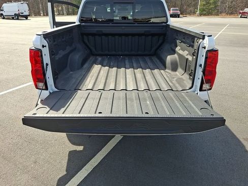 Used 2025 Chevrolet Colorado W/T w/ Advanced Trailering Package AWD/4WD image 29