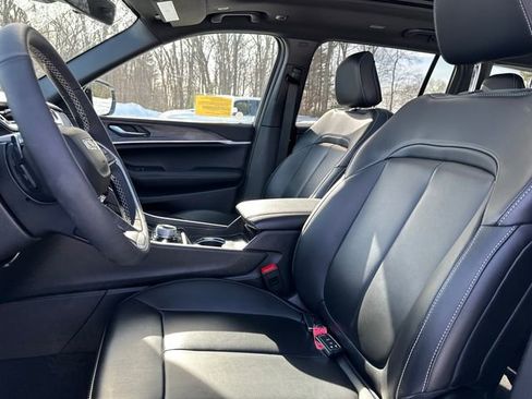 Used 2025 Jeep Grand Cherokee L Limited w/ Black Appearance Package image 43