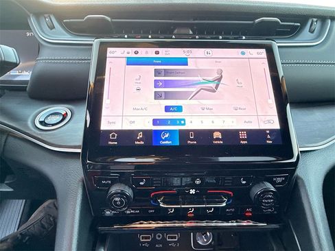 New 2025 Jeep Grand Cherokee L Limited image 16