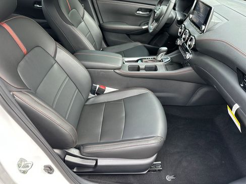 Certified 2025 Nissan Sentra SR w/ SR Premium Package FWD image 11