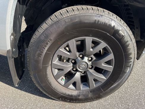 Used 2023 Toyota Tacoma TRD Sport image 9