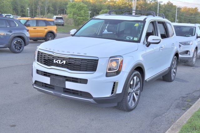 Used 2022 Kia Telluride S AWD/4WD image 3
