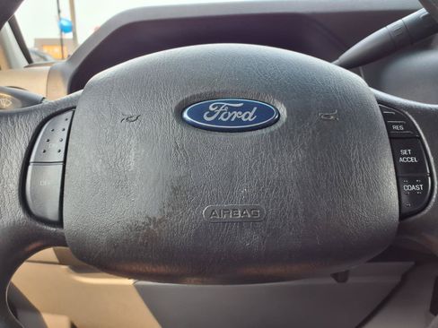 Used 2015 Ford E-350 and Econoline 350 Super Duty w/ Power Windows & Locks Group RWD image 12