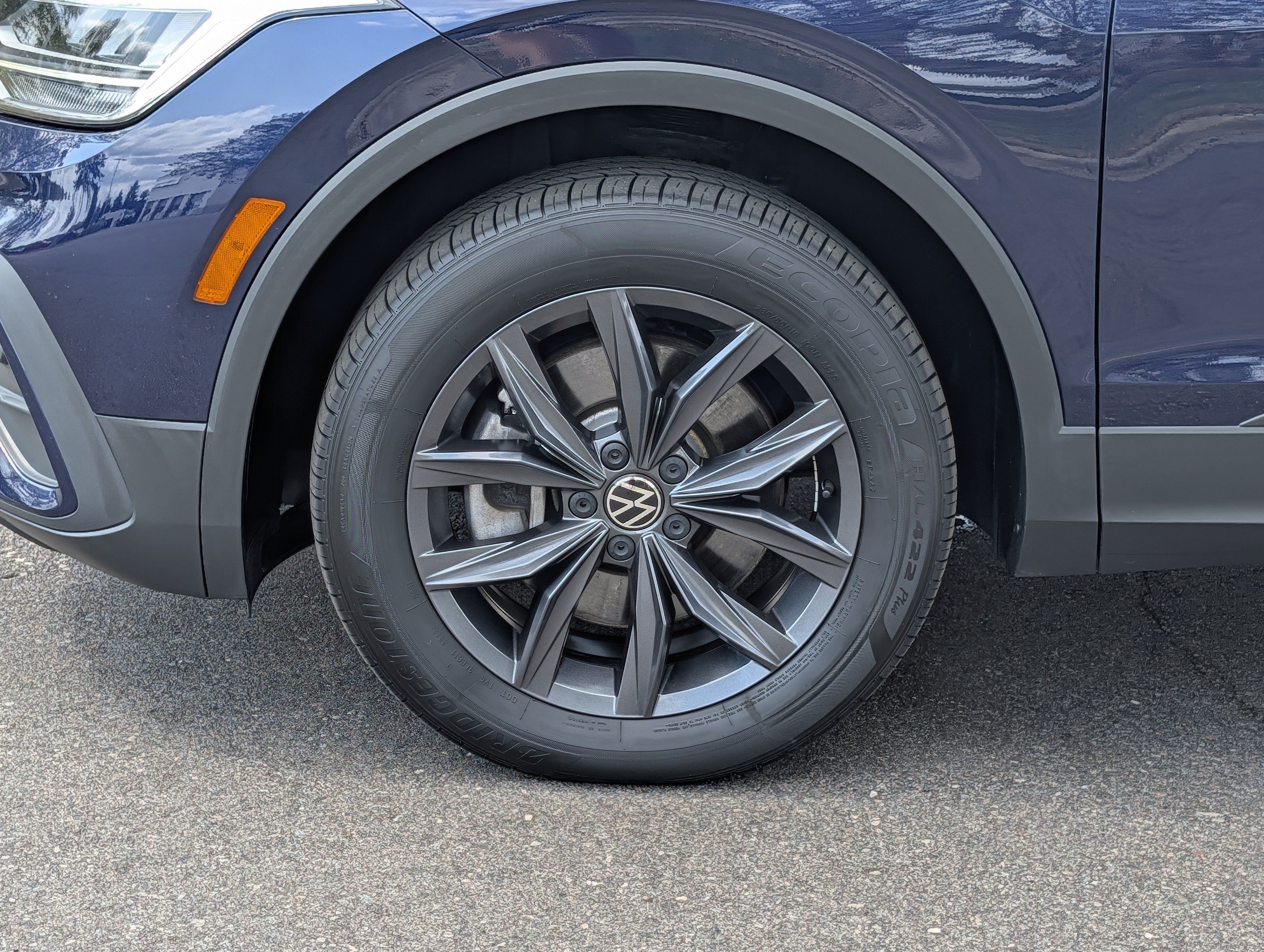 Certified 2022 Volkswagen Tiguan SE AWD/4WD image 15