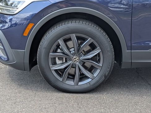Used 2022 Volkswagen Tiguan SE AWD/4WD image 15