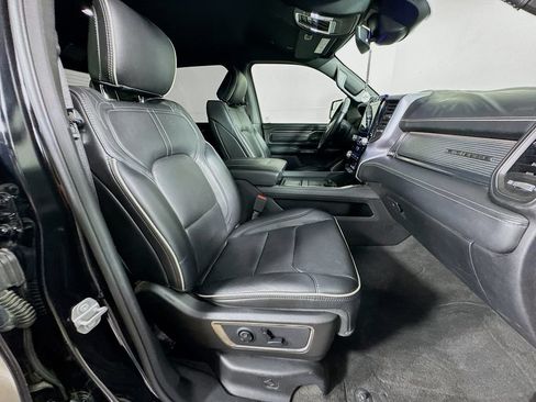 Used 2020 RAM 1500 Limited w/ Black Appearance Package AWD/4WD image 33