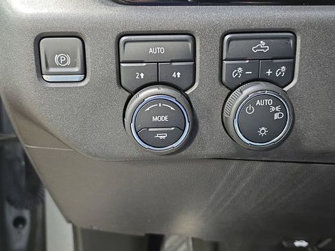 Used 2024 Chevrolet Silverado 1500 LT AWD/4WD image 27