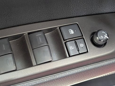 Used 2023 Toyota Camry SE image 23