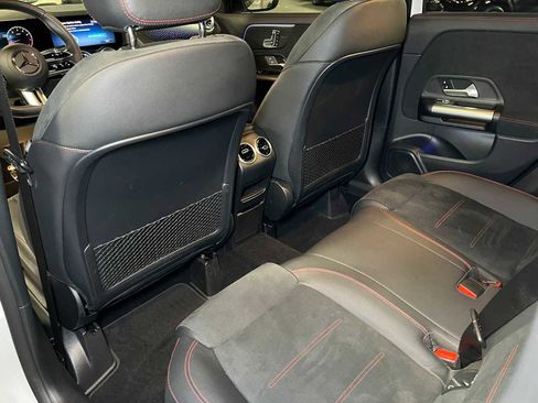 Certified 2025 Mercedes-Benz GLA 250 4MATIC image 18