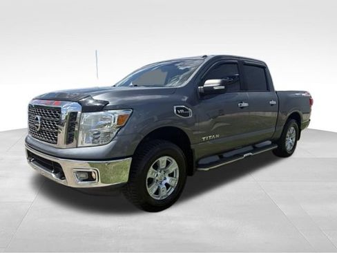 Used 2017 Nissan Titan SV AWD/4WD image 8
