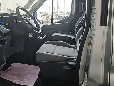 Used 2019 Ford Transit 150 XLT image 17
