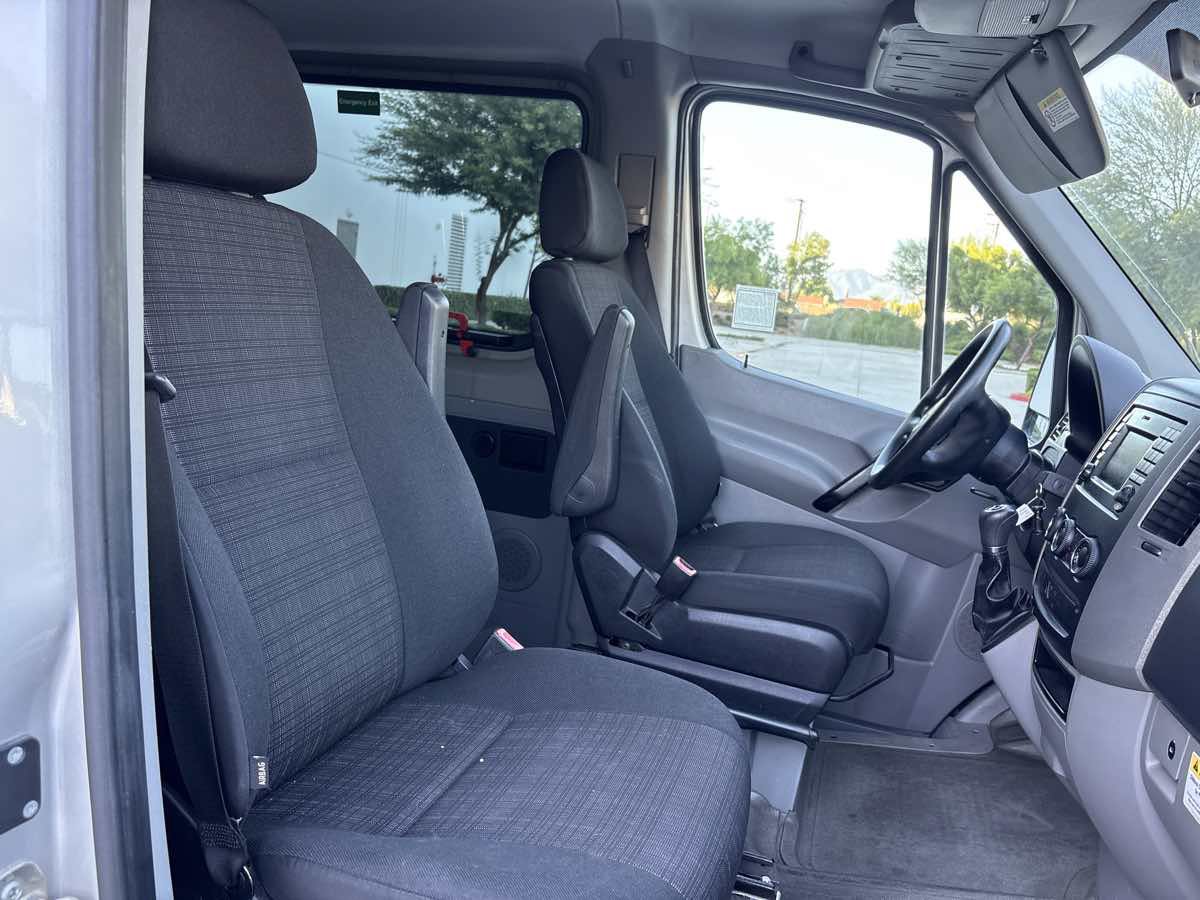 Used 2016 Mercedes-Benz Sprinter 2500 image 13