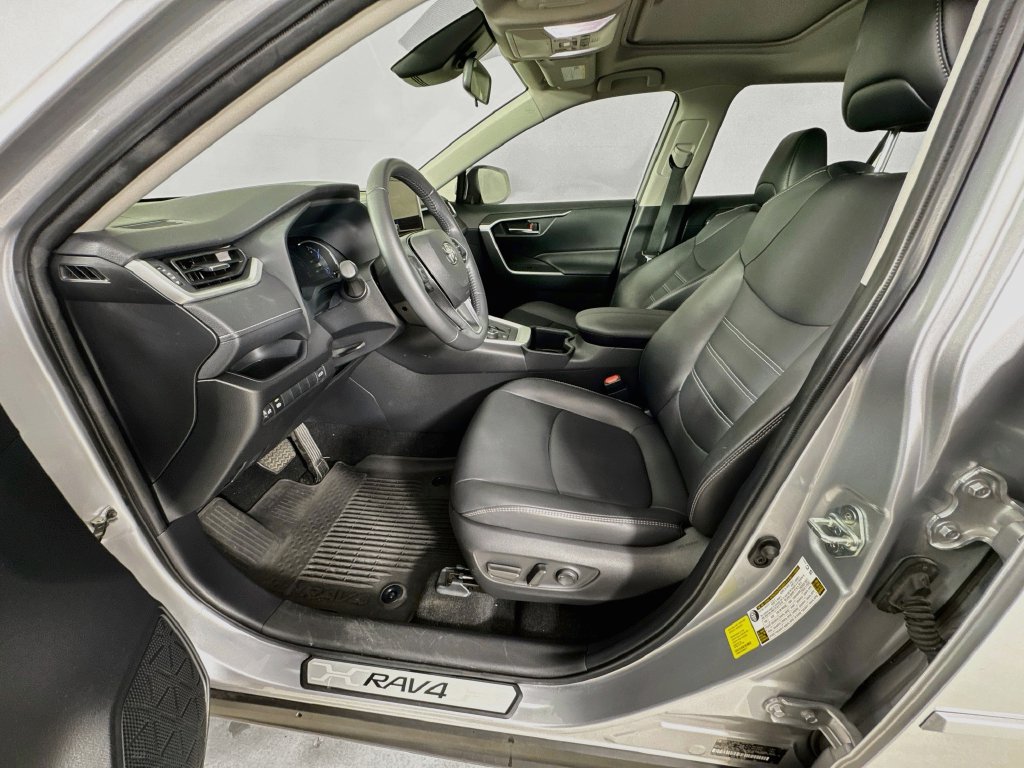 Used 2023 Toyota RAV4 XLE Premium AWD/4WD image 24