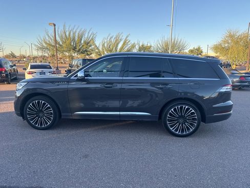 Used 2022 Lincoln Aviator Black Label w/ Class IV Trailer Tow Package image 10