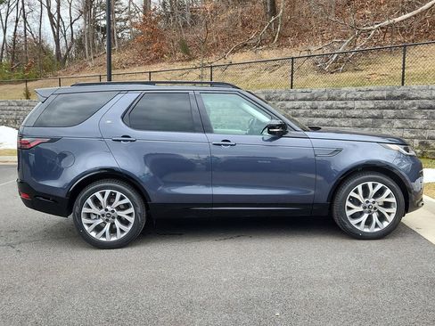 New 2026 Land Rover Discovery Limited Edition image 11