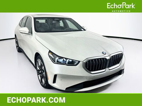 Used 2024 BMW 530i w/ Premium Package RWD image 1