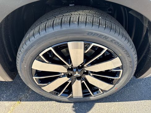 New 2026 Mitsubishi Outlander SEL FWD image 40