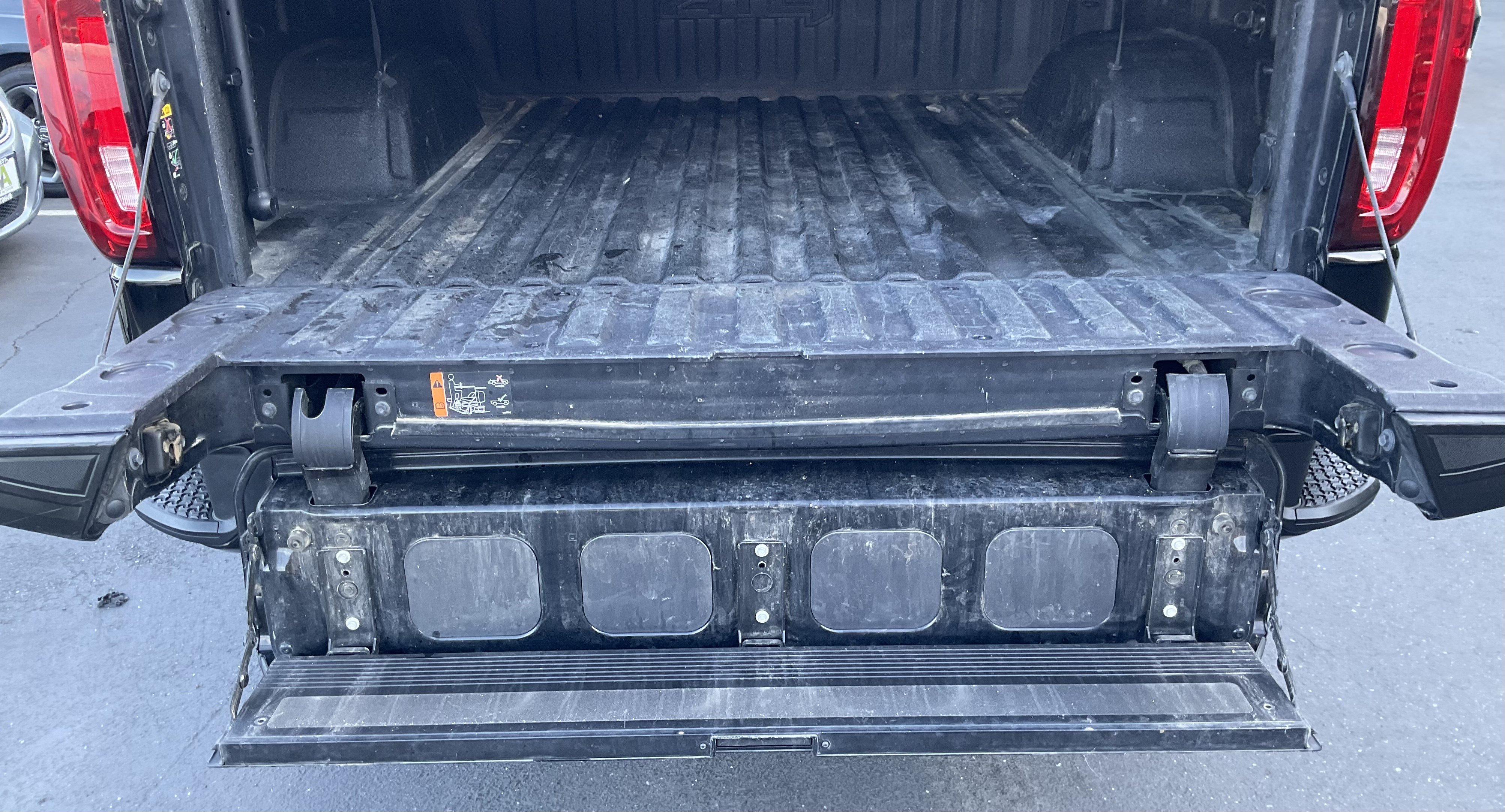 Used 2023 GMC Sierra 1500 AT4 w/ Technology Package AWD/4WD image 43