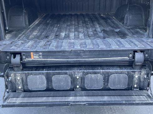 Used 2023 GMC Sierra 1500 AT4 w/ Technology Package AWD/4WD image 43