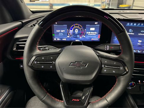 Certified 2025 Chevrolet Traverse RS image 19