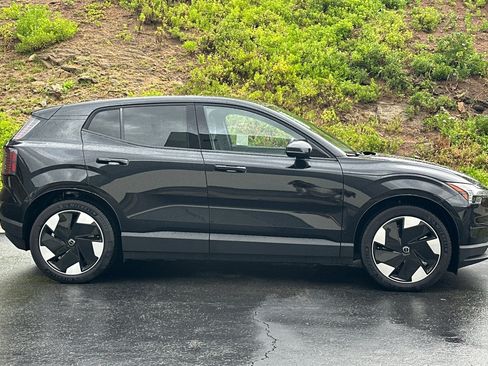 New 2025 Volvo EX30 Plus AWD/4WD image 3