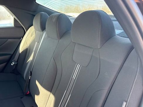 Used 2025 Hyundai Elantra SEL image 22