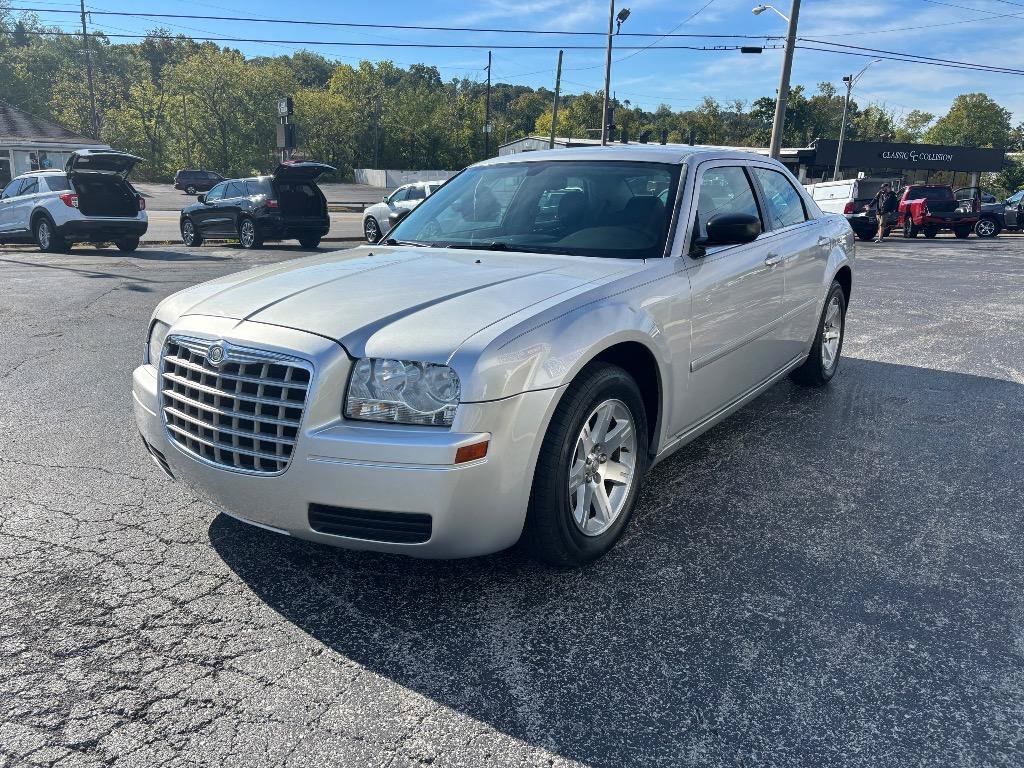 Used 2006 Chrysler 300 RWD image 3