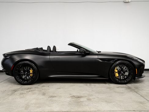 Used 2025 Aston Martin DB12 Convertible RWD image 48