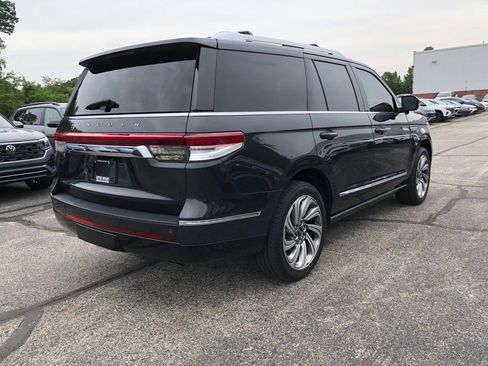 Used 2022 Lincoln Navigator Reserve image 6