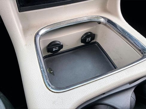 Used 2013 Dodge Grand Caravan SXT w/ UConnect Hands-Free Group image 23