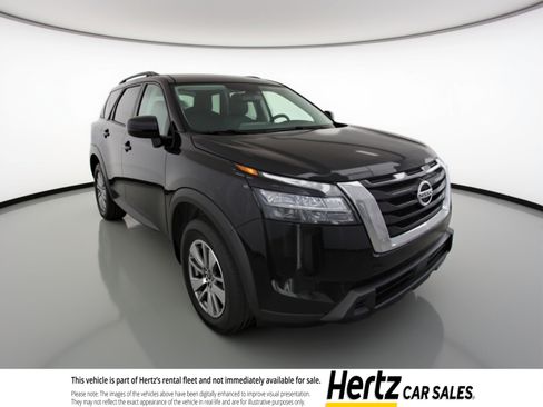 Used 2025 Nissan Pathfinder SV FWD image 1