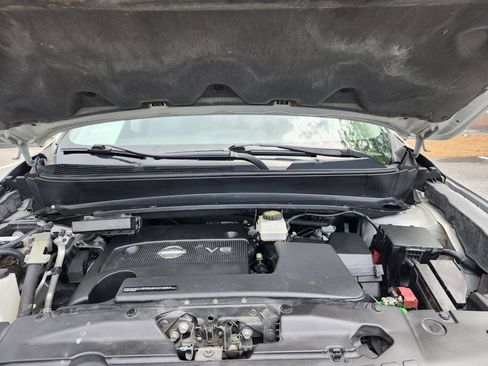 Used 2013 Nissan Pathfinder SV w/ Cargo Pkg FWD image 19