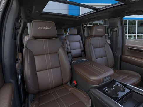 New 2026 Chevrolet Suburban High Country AWD/4WD image 18
