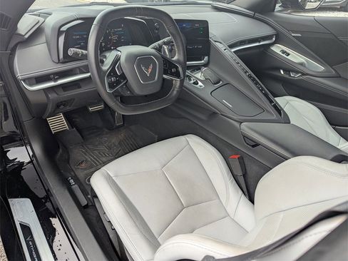 Used 2021 Chevrolet Corvette Stingray Coupe w/ 1LT image 11