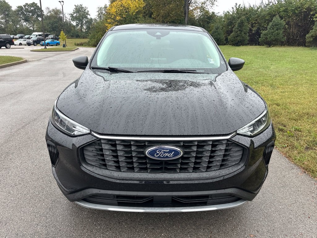 Used 2024 Ford Escape Active AWD/4WD image 2