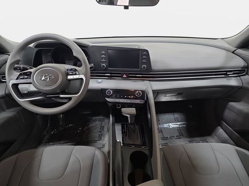 Used 2023 Hyundai Elantra SEL FWD image 10
