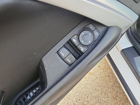 Used 2018 Chevrolet Camaro LT RWD image 17