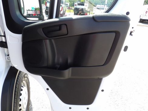 Used 2025 RAM ProMaster 2500 w/ U-Haul Equipment Group FWD image 30