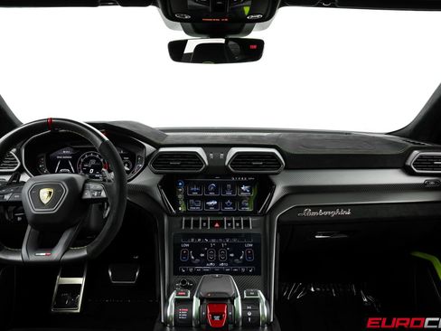 Used 2023 Lamborghini Urus Performante AWD/4WD image 31